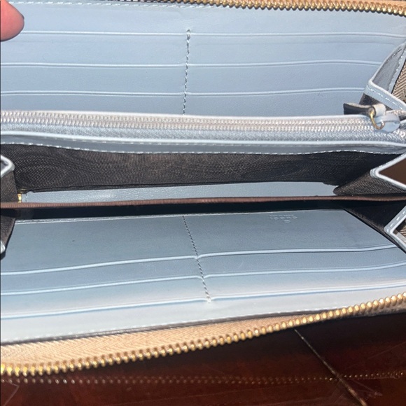 Gucci Light Brown Leather Zip Wallet - Picture 7 of 7